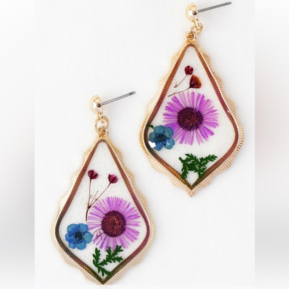 Handmade Real Pressed Dried Purple Flower Botanical Resin Earrings - Picture 1 of 15